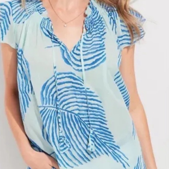 Vineyard VinesNWOT ✨ Crystal Blue Leaf Print Gauzy Tassel Top